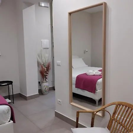 Pied-a-terre81